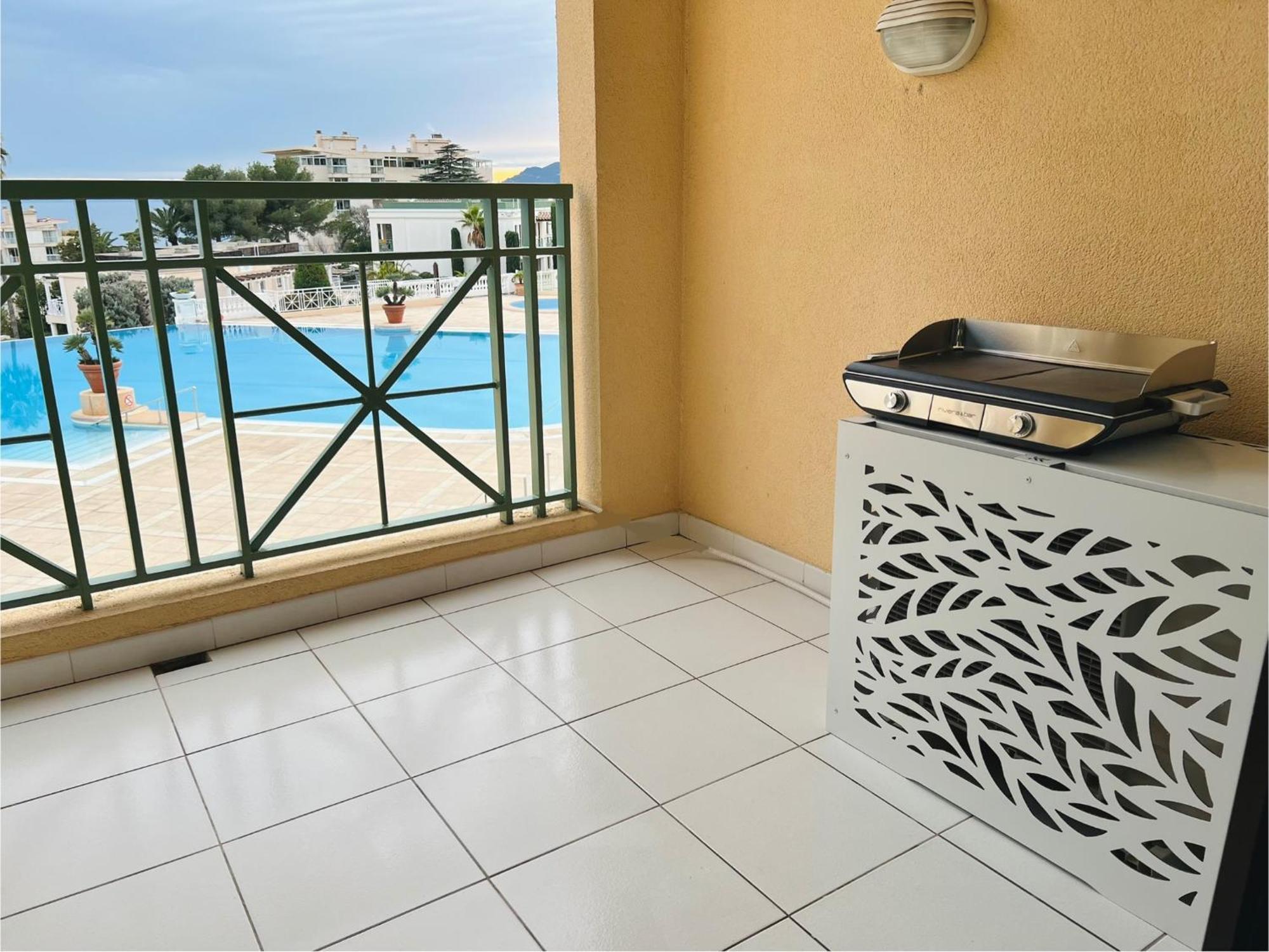 Exceptionnel Sur Cannes Vue Mer Piscine Exteriér fotografie